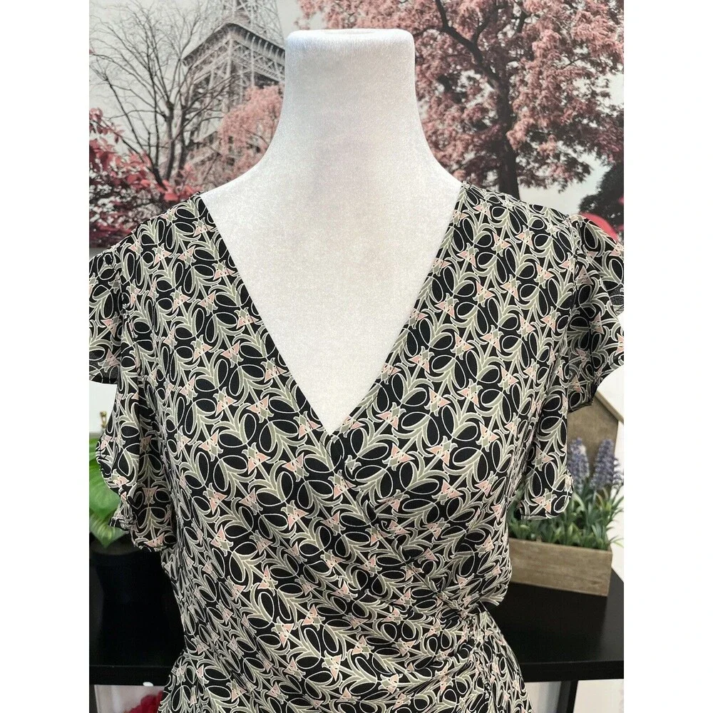 Max Studio Women’s Top Blouse Small Geometric Design Surplice Neck Tie Waist
